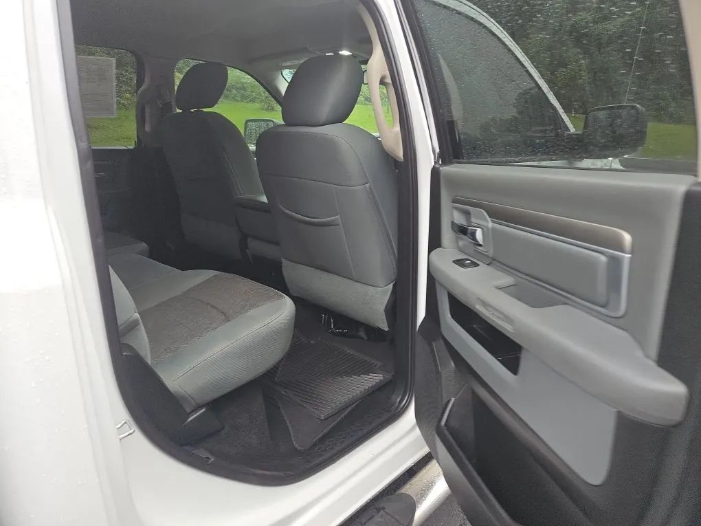 Photo 13 of this RAM 1500