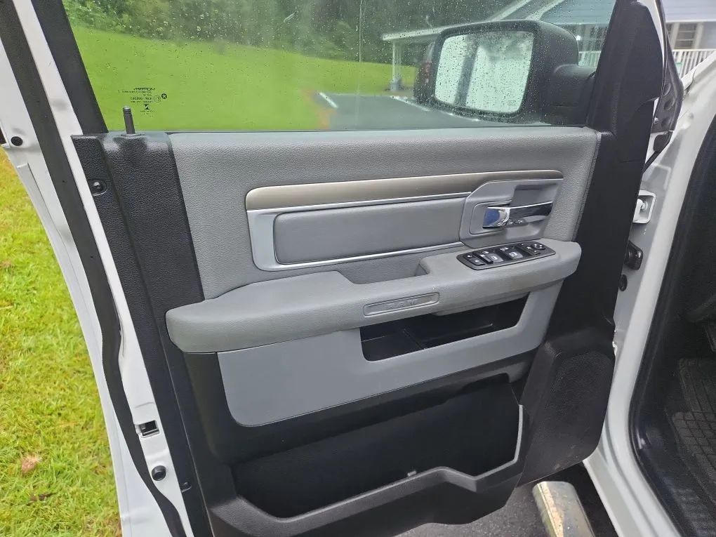 Photo 21 of this RAM 1500