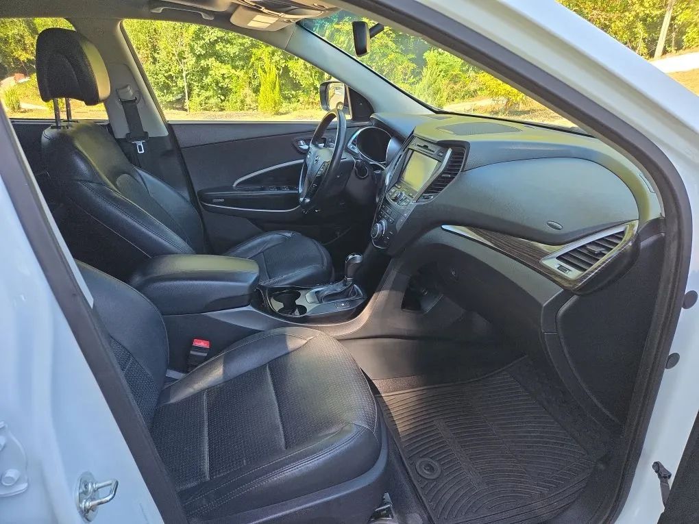 Photo 6 of this HYUNDAI SANTA FE SPORT