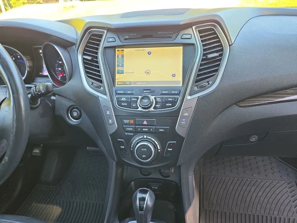 Photo 10 of this HYUNDAI SANTA FE SPORT