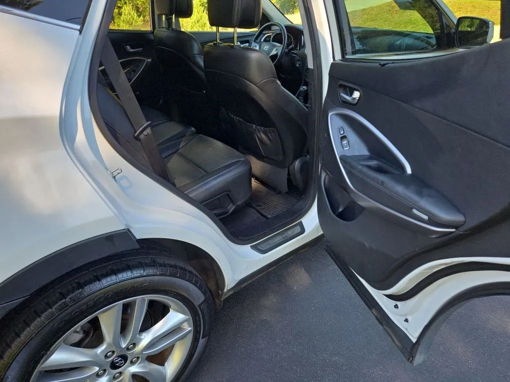 Photo 12 of this HYUNDAI SANTA FE SPORT