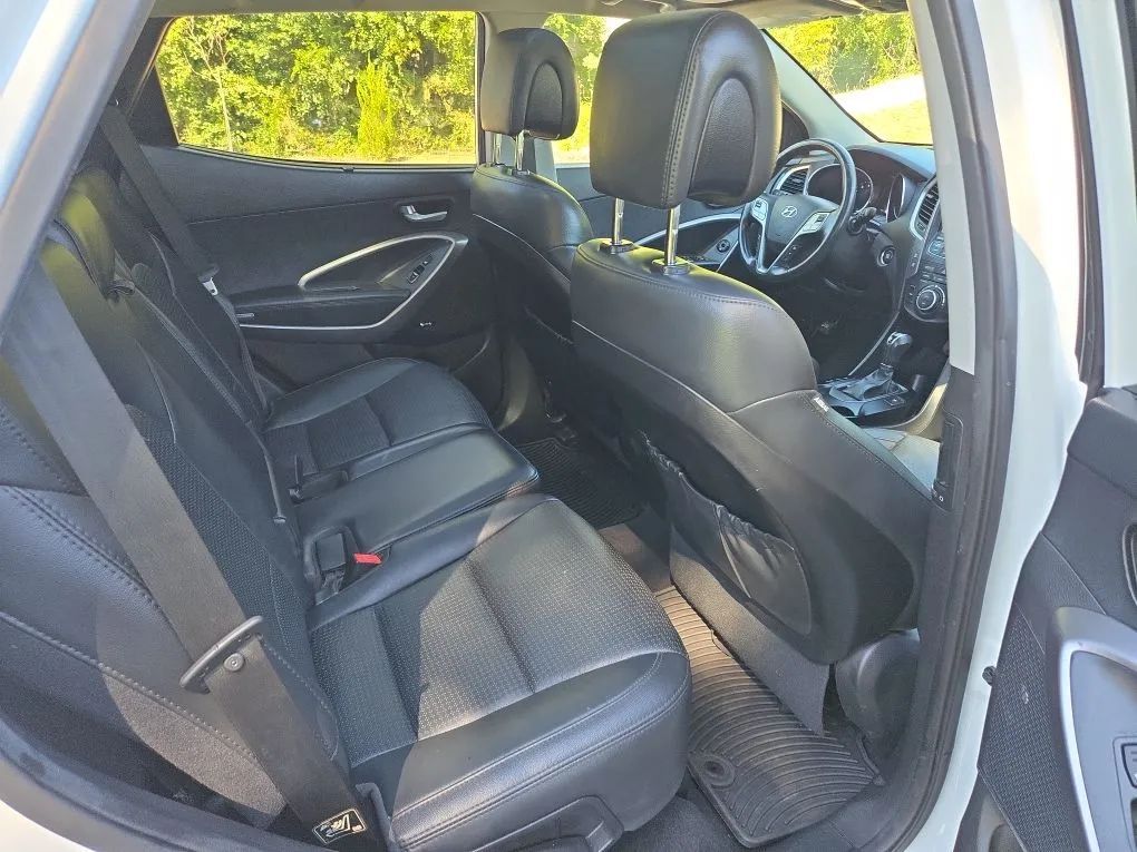 Photo 13 of this HYUNDAI SANTA FE SPORT