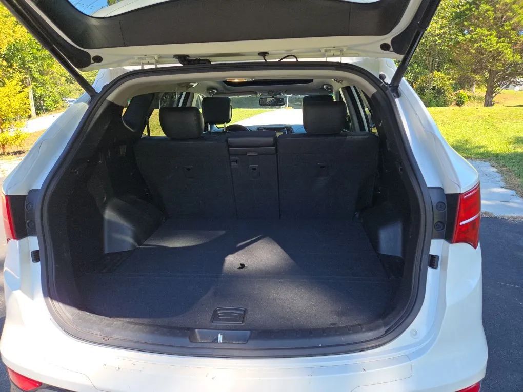 Photo 22 of this HYUNDAI SANTA FE SPORT