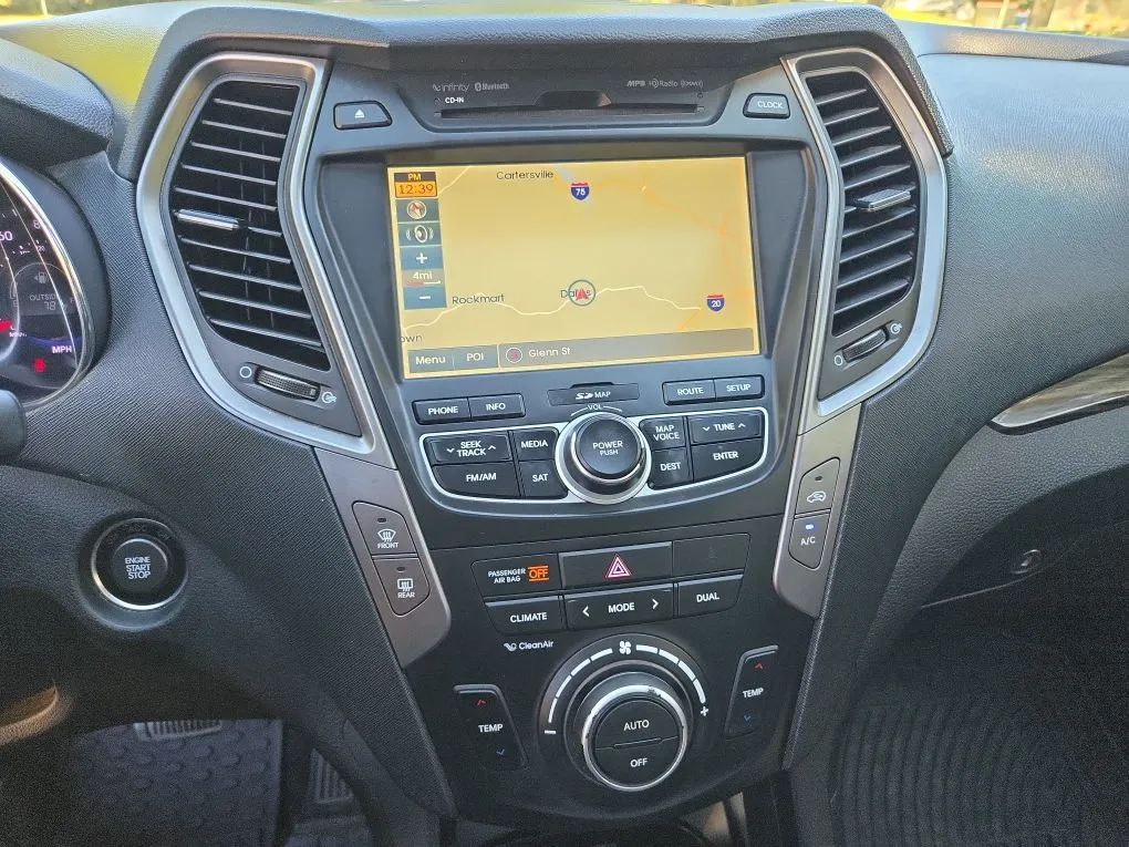 Photo 32 of this HYUNDAI SANTA FE SPORT