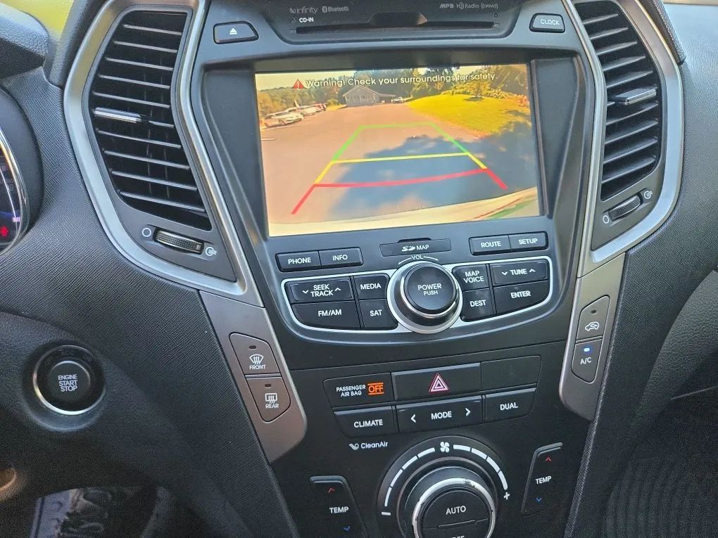 Photo 33 of this HYUNDAI SANTA FE SPORT