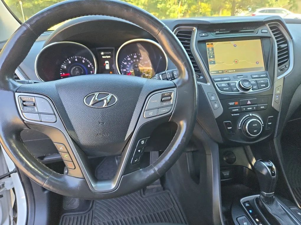 Photo 45 of this HYUNDAI SANTA FE SPORT