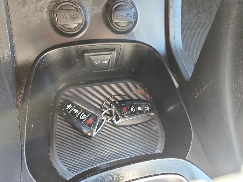 Photo 46 of this HYUNDAI SANTA FE SPORT