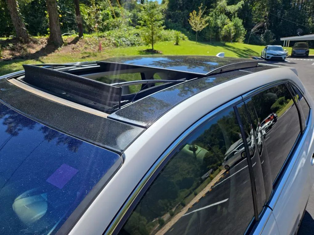 Photo 42 of this FORD EDGE