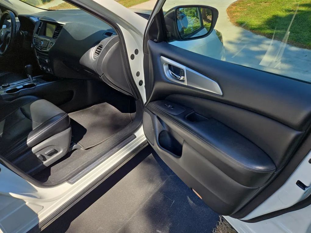 Photo 6 of this NISSAN PATHFINDER