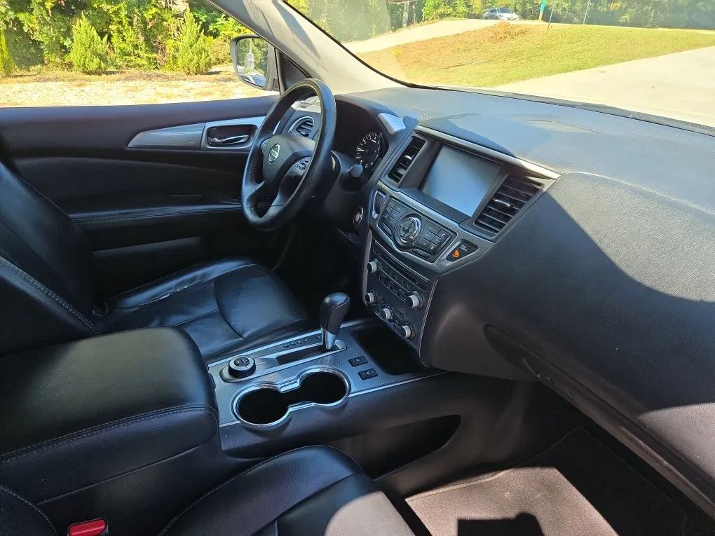 Photo 8 of this NISSAN PATHFINDER