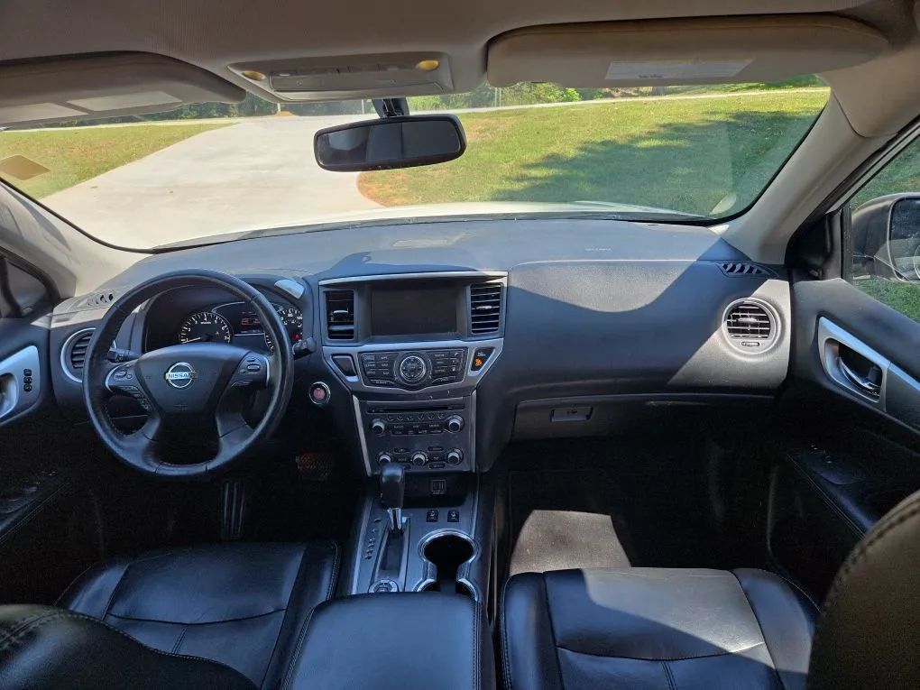 Photo 13 of this NISSAN PATHFINDER