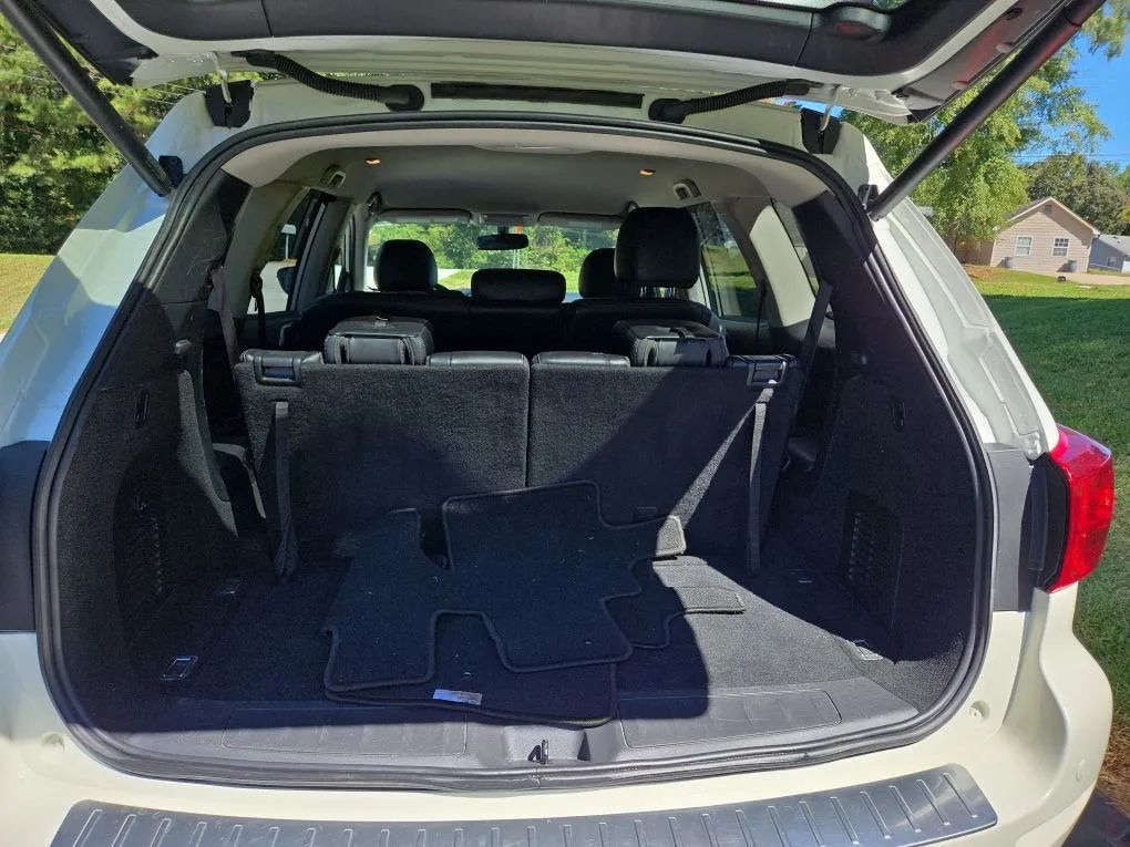 Photo 18 of this NISSAN PATHFINDER