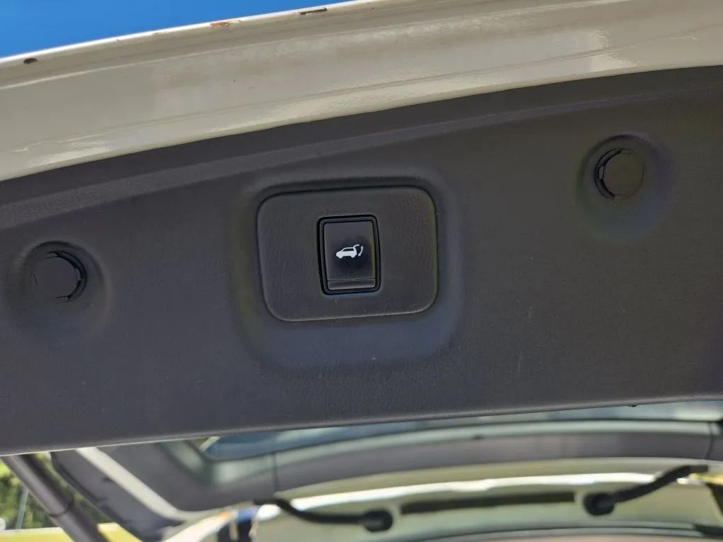 Photo 19 of this NISSAN PATHFINDER