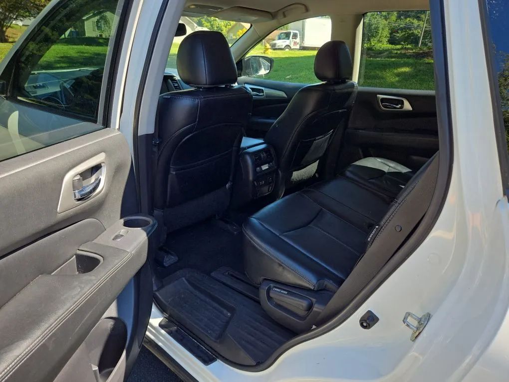 Photo 22 of this NISSAN PATHFINDER