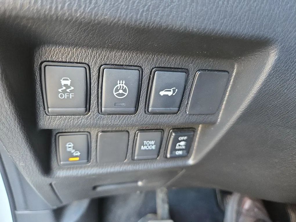 Photo 29 of this NISSAN PATHFINDER
