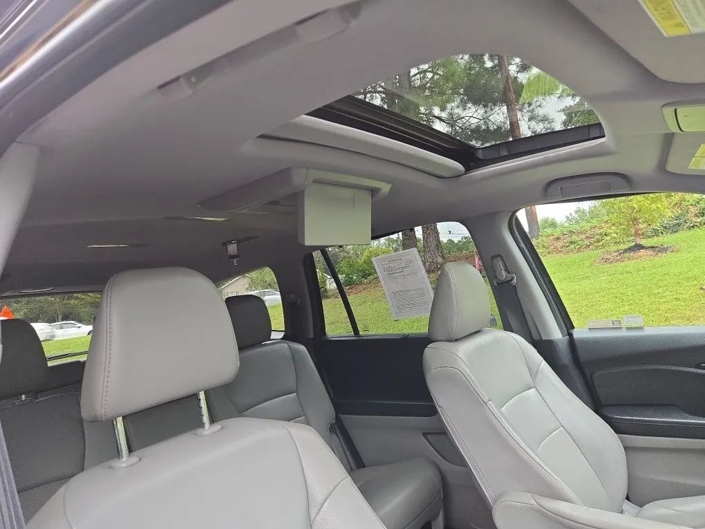 Photo 9 of this HONDA PILOT