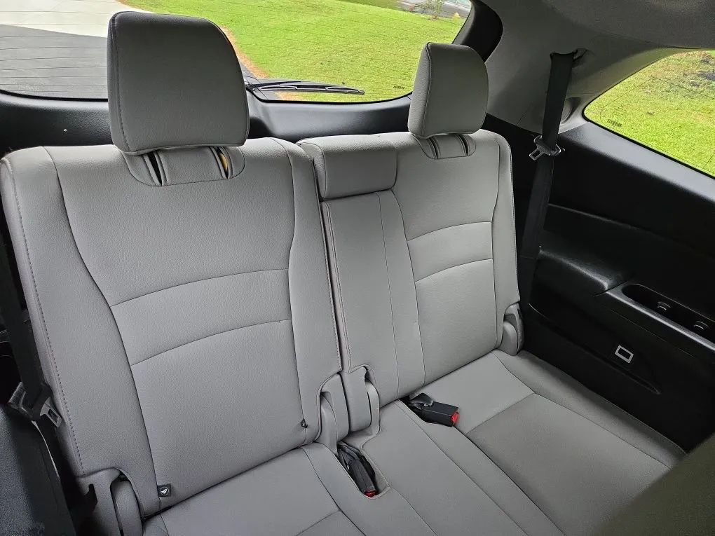 Photo 18 of this HONDA PILOT