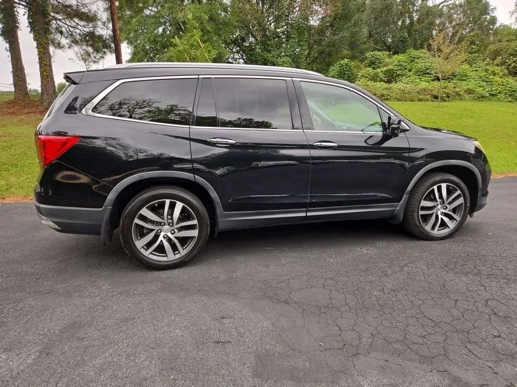 Photo 20 of this HONDA PILOT