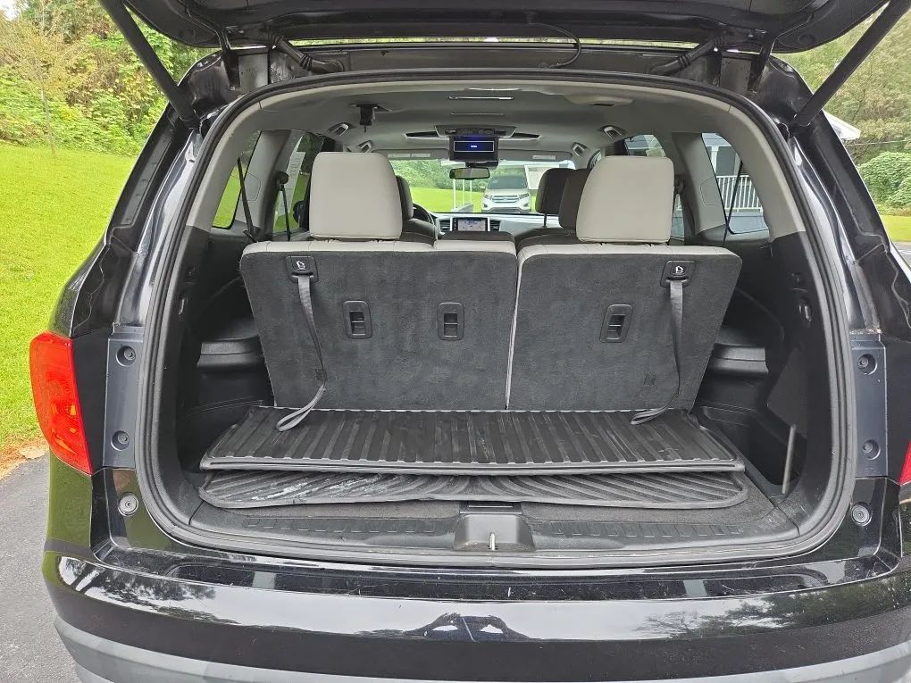 Photo 23 of this HONDA PILOT