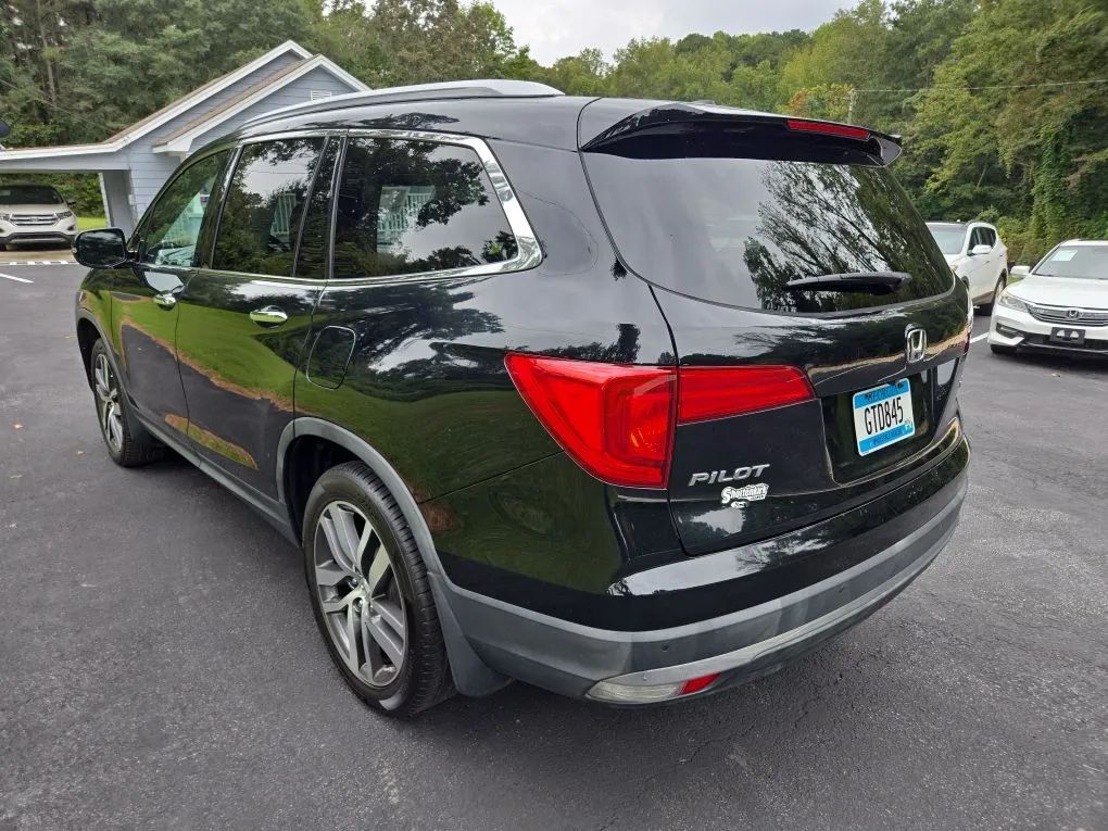 Photo 26 of this HONDA PILOT