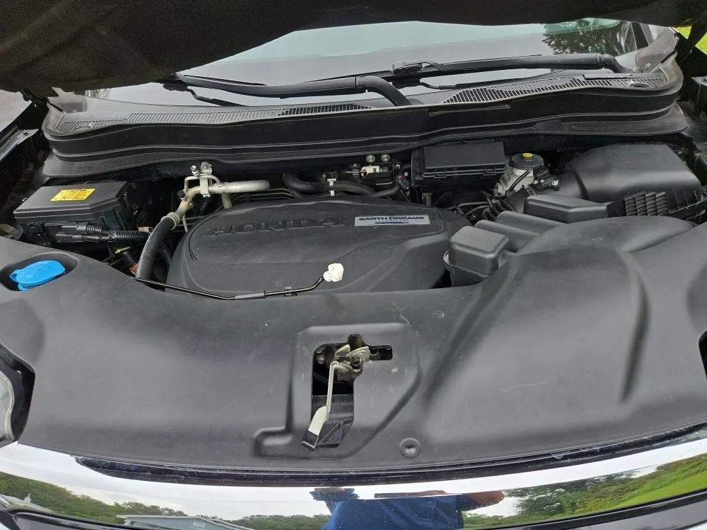 Photo 35 of this HONDA PILOT