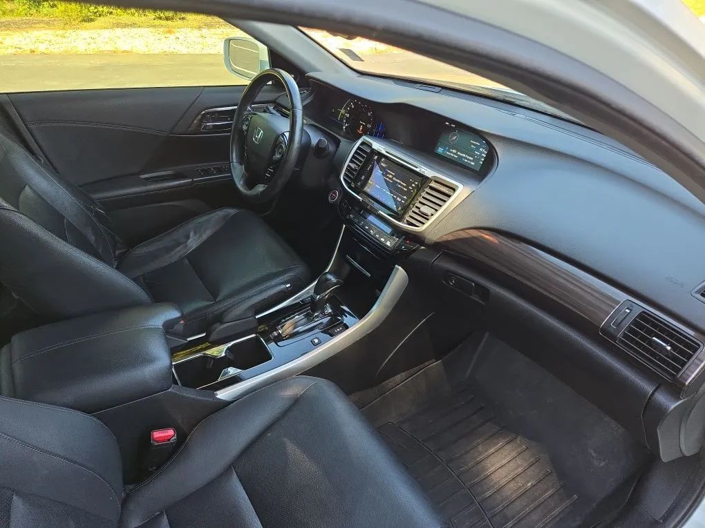 Photo 9 of this HONDA ACCORD