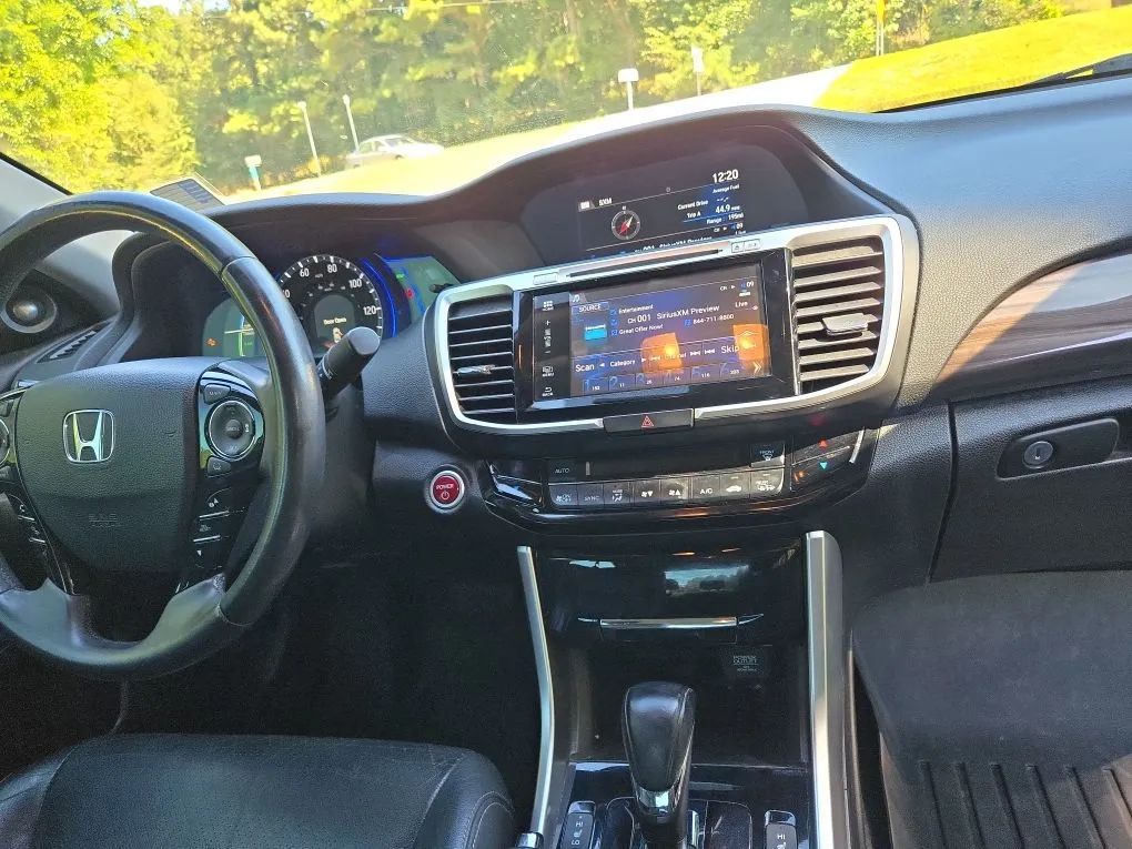 Photo 10 of this HONDA ACCORD