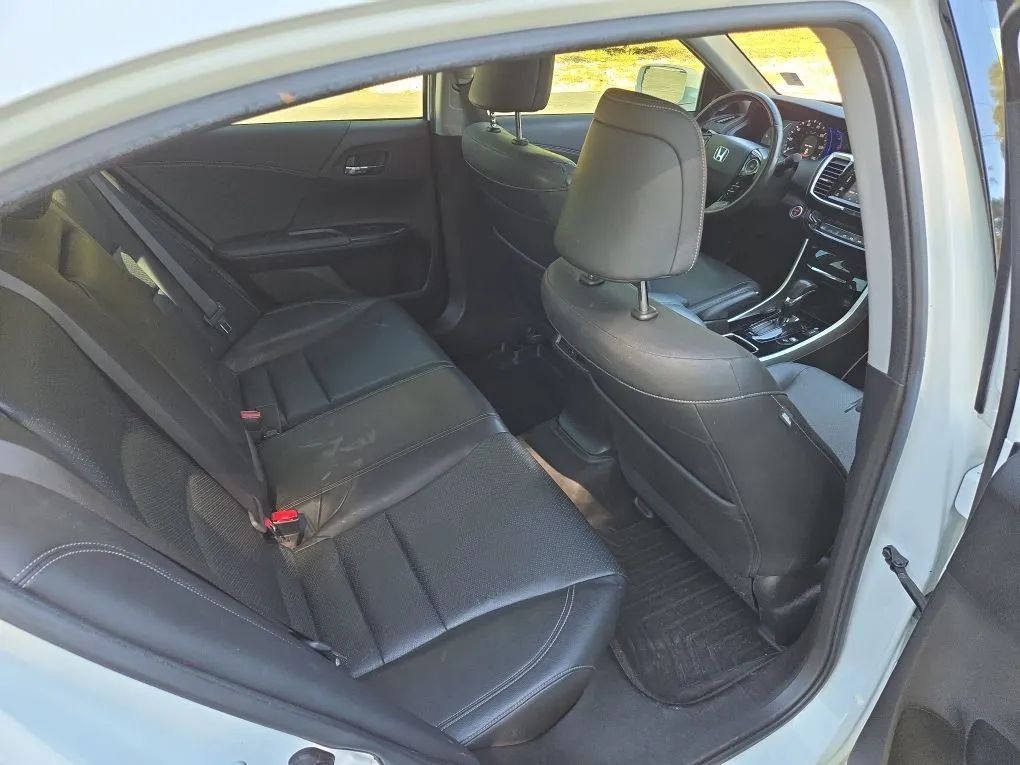 Photo 15 of this HONDA ACCORD