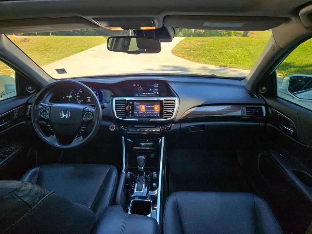 Photo 16 of this HONDA ACCORD