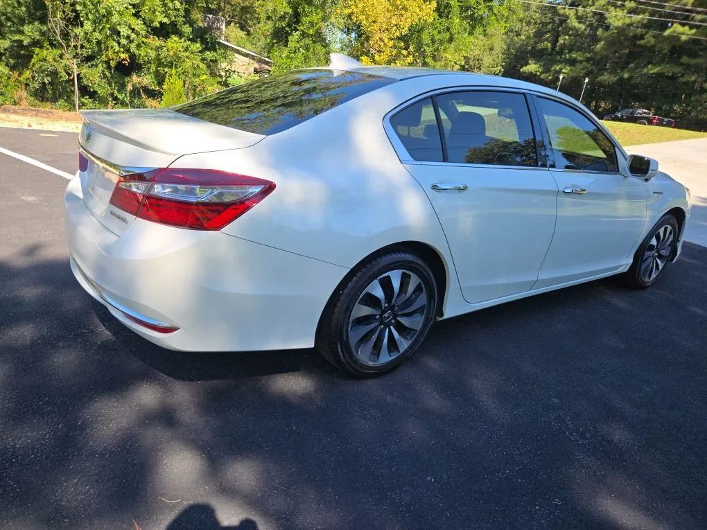 Photo 18 of this HONDA ACCORD