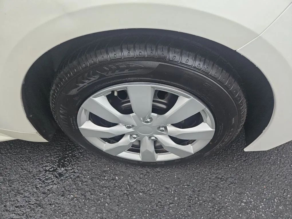 Photo 4 of this TOYOTA COROLLA