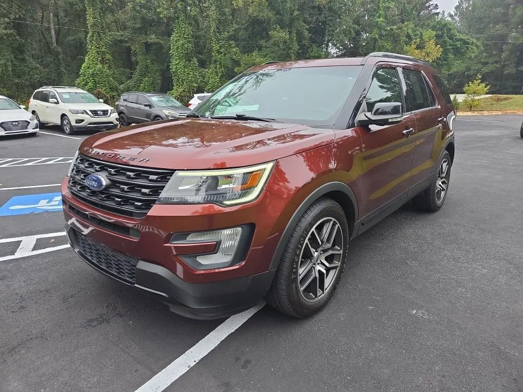 Photo 2 of this FORD EXPLORER