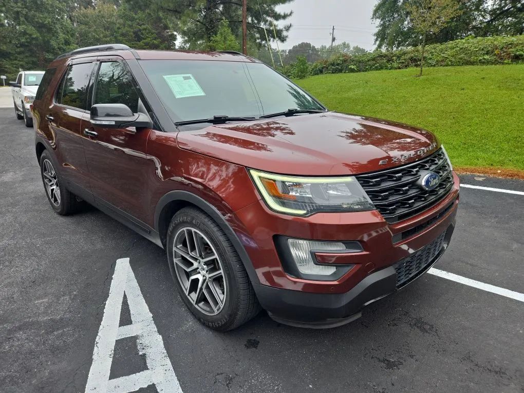 Photo 4 of this FORD EXPLORER