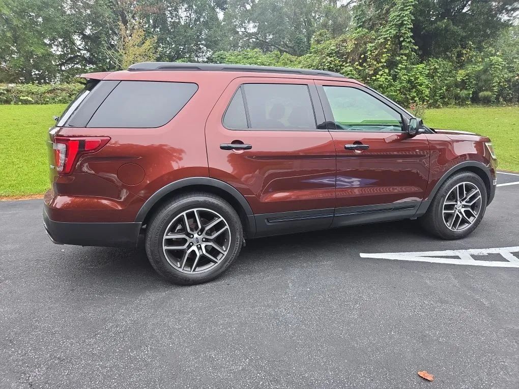 Photo 21 of this FORD EXPLORER
