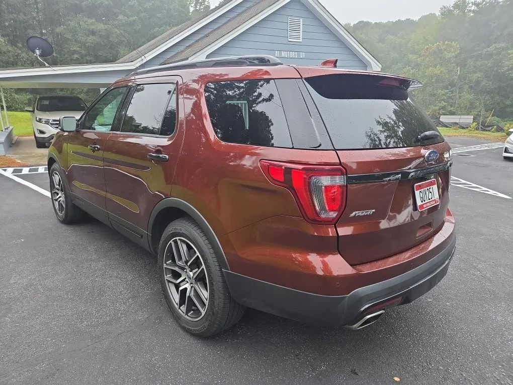 Photo 28 of this FORD EXPLORER