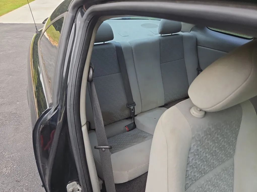 Photo 6 of this CHEVROLET COBALT