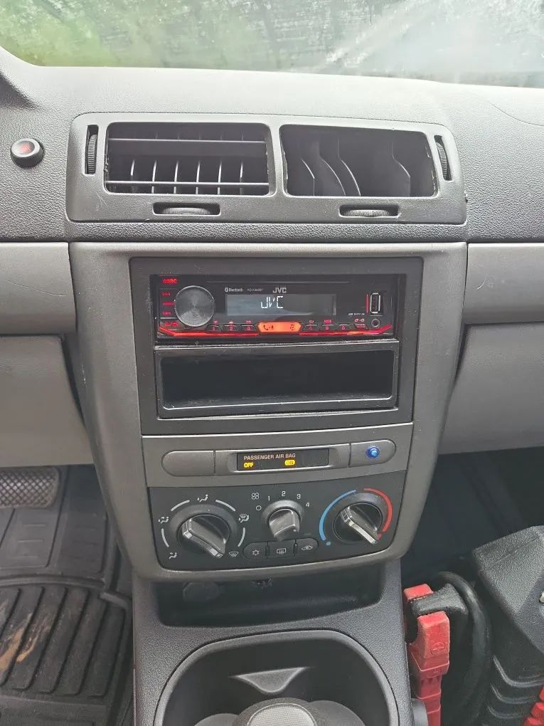 Photo 13 of this CHEVROLET COBALT