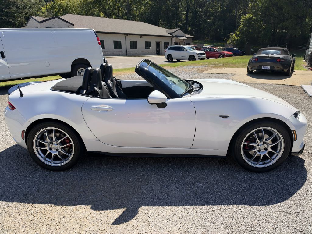 Photo 4 of this MAZDA MX-5 MIATA