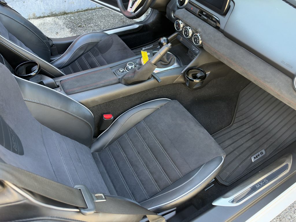 Photo 12 of this MAZDA MX-5 MIATA