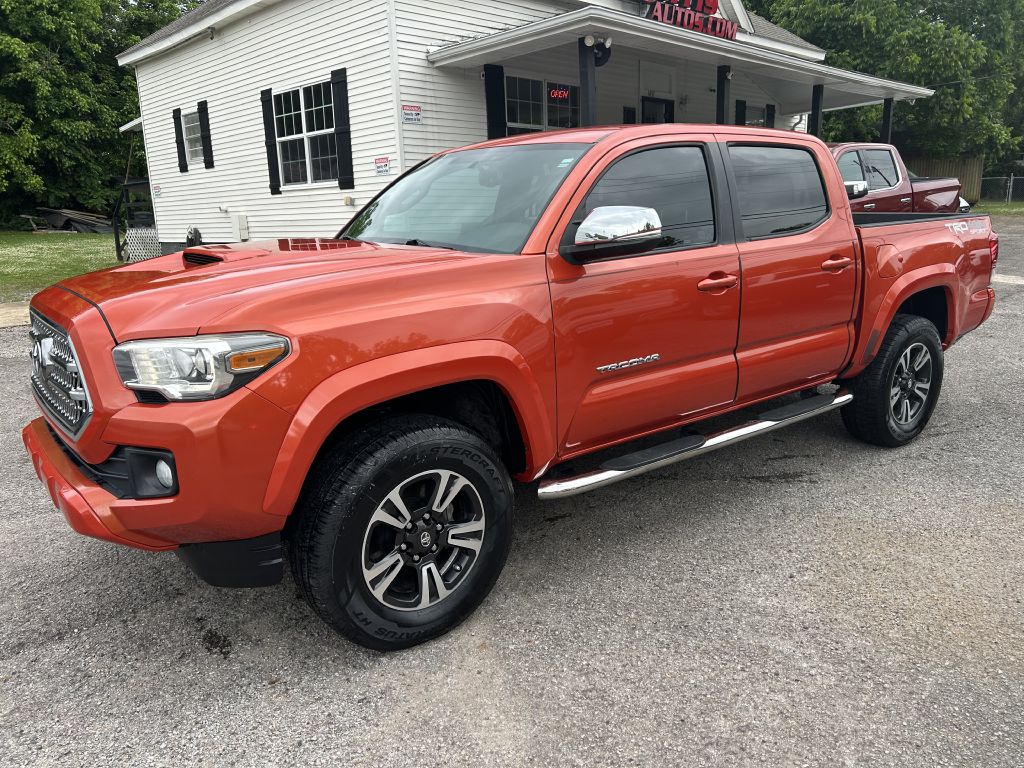 Photo 2 of this TOYOTA TACOMA