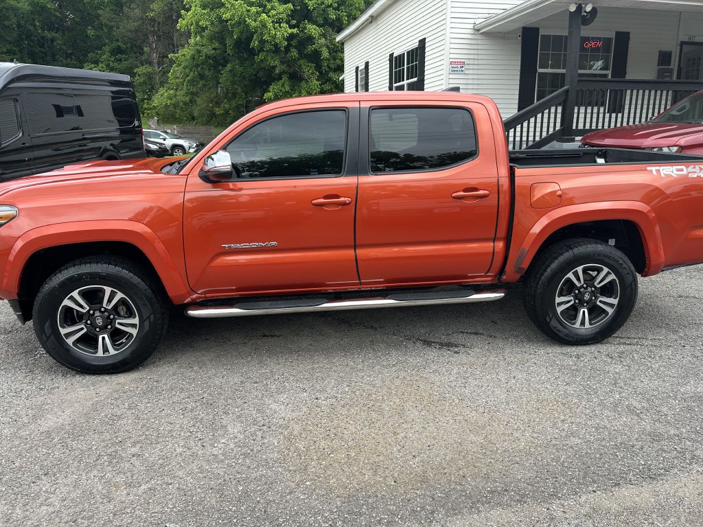 Photo 6 of this TOYOTA TACOMA