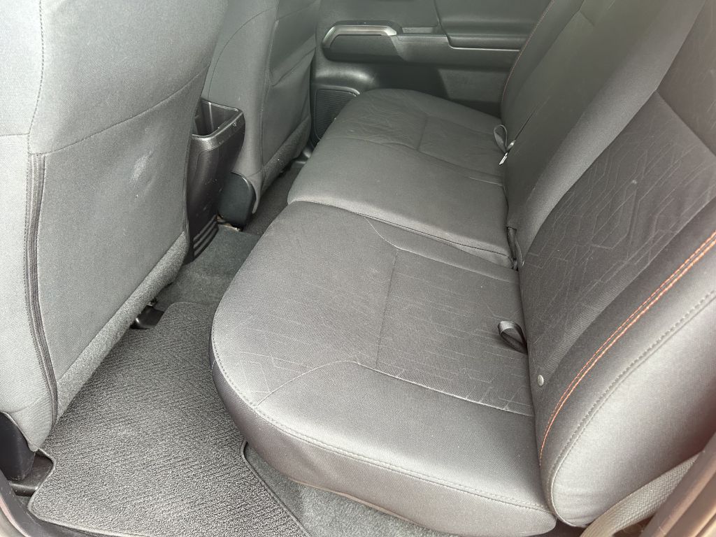 Photo 12 of this TOYOTA TACOMA