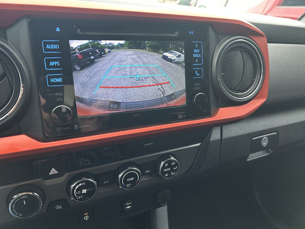 Photo 15 of this TOYOTA TACOMA