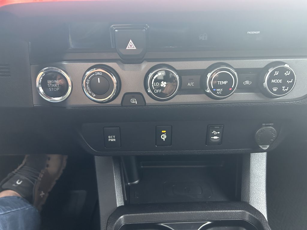 Photo 16 of this TOYOTA TACOMA