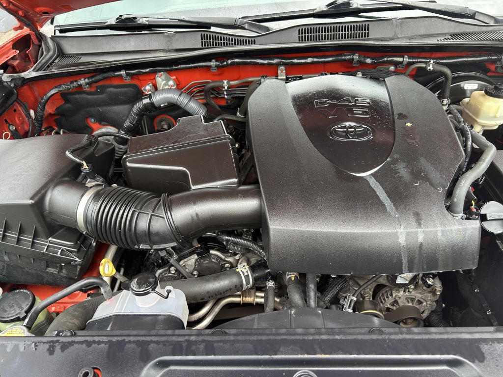 Photo 19 of this TOYOTA TACOMA