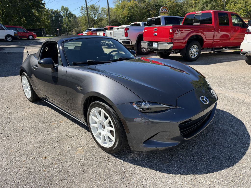 Photo 3 of this MAZDA MX-5 MIATA