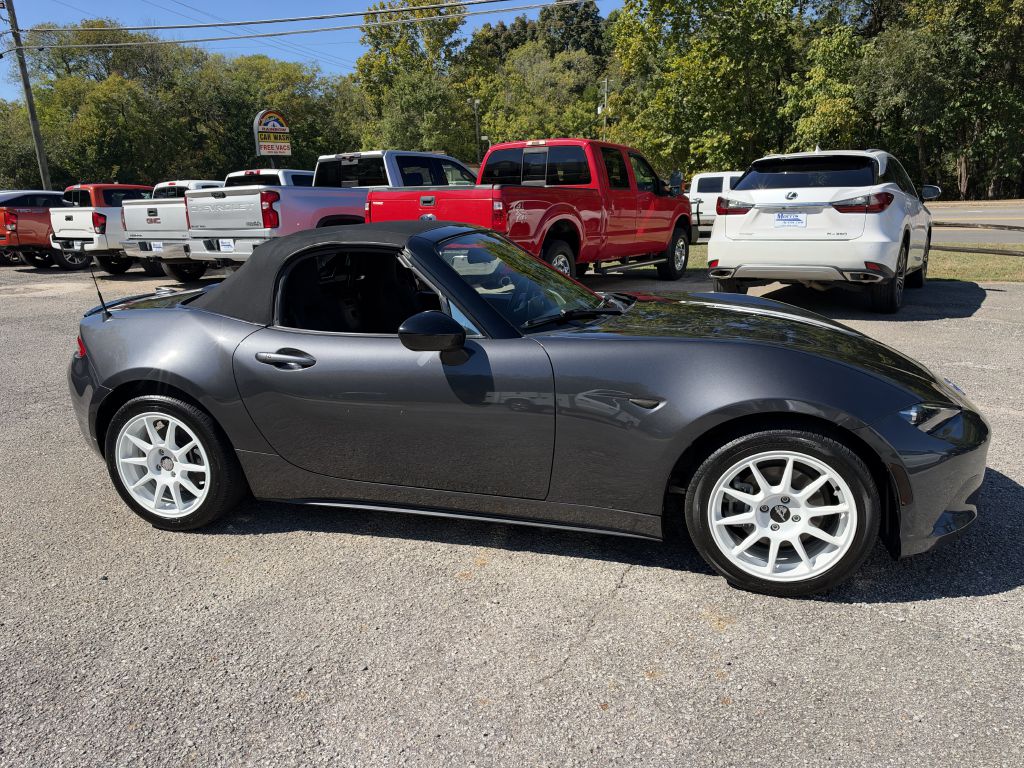 Photo 4 of this MAZDA MX-5 MIATA