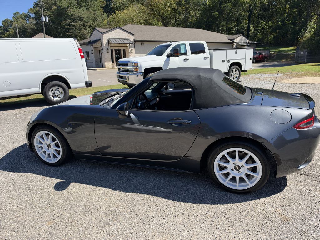 Photo 8 of this MAZDA MX-5 MIATA
