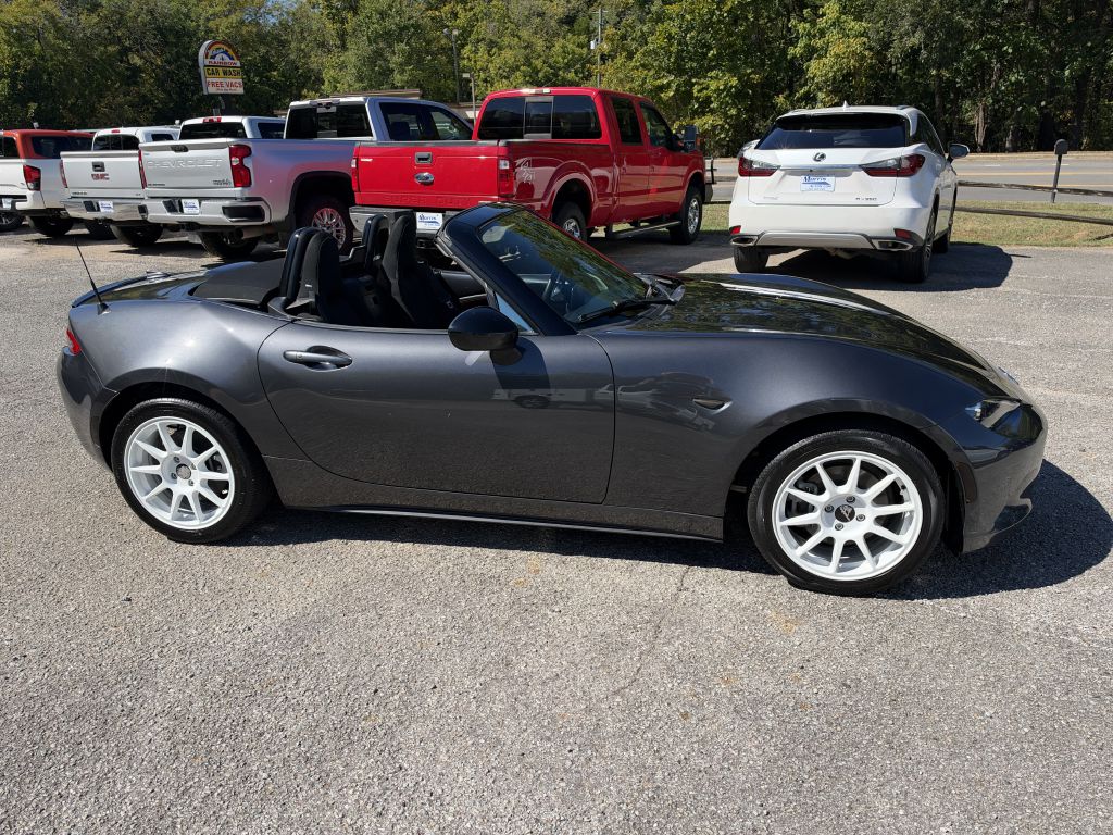 Photo 12 of this MAZDA MX-5 MIATA