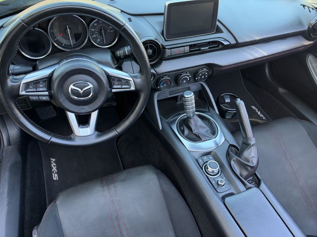 Photo 16 of this MAZDA MX-5 MIATA